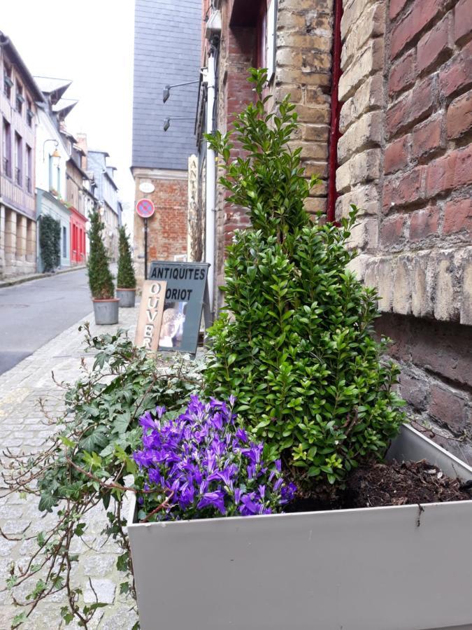 Ferienwohnung Le Valentin - Parking Prive - Coeur Historique Honfleur Exterior foto