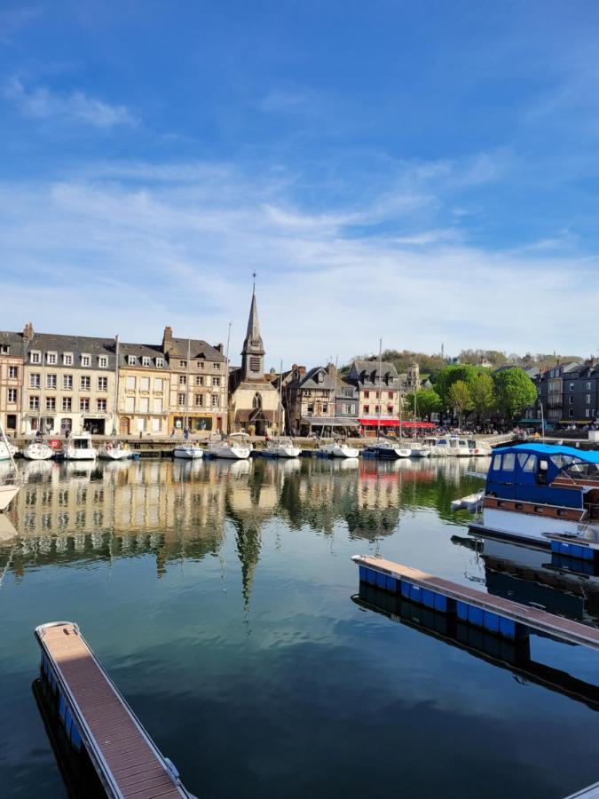 Ferienwohnung Le Valentin - Parking Prive - Coeur Historique Honfleur Exterior foto